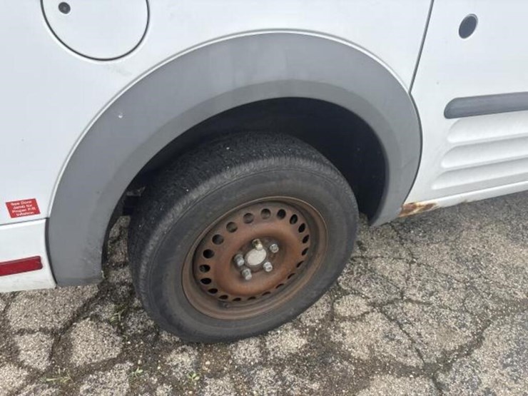 2010-ford-transit-connect-image-10