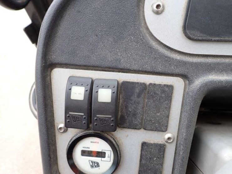 2010-jcb-510-56-image-13