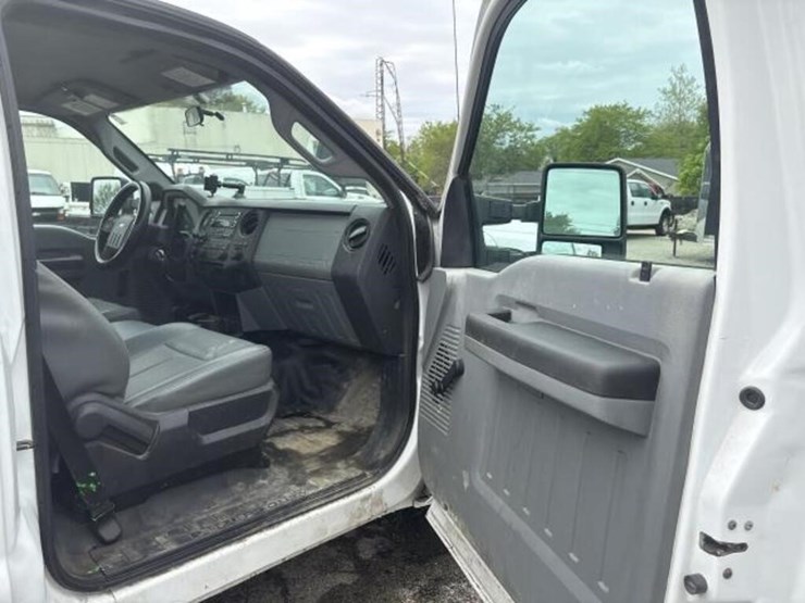 2015-ford-f250-xl-image-15