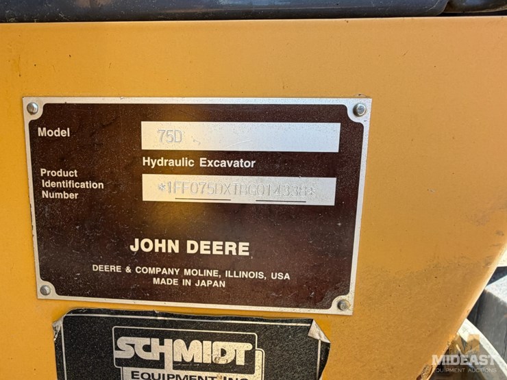 2011-deere-75d-image-8