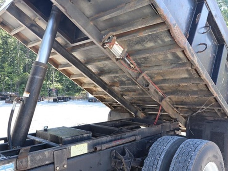 2005-international-durastar-4300-image-18