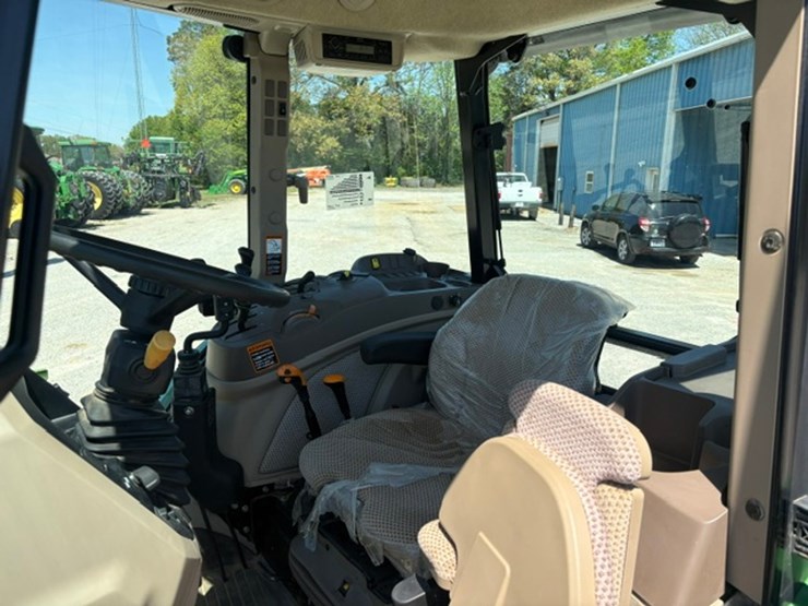 2022-john-deere-6120e-image-13