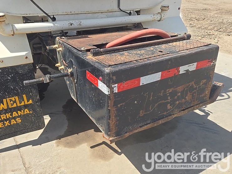2019-ford-f750-xl-image-32