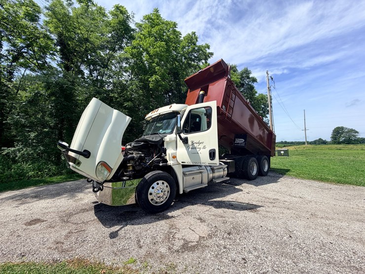 2012-freightliner-cascadia-125-image-169