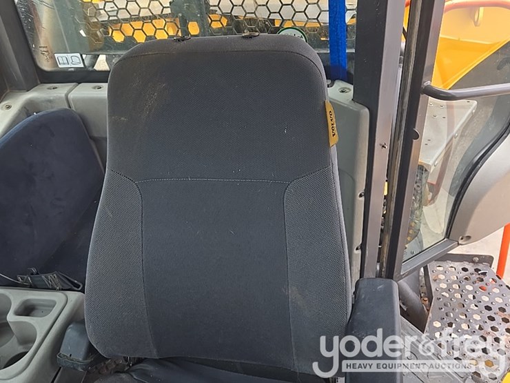 2021-volvo-a25g-image-51
