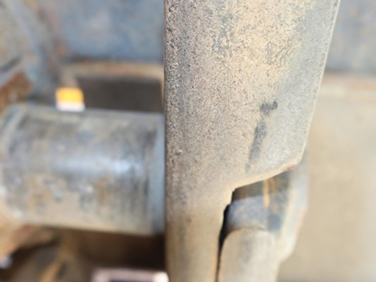 2019-deere-650k-lgp-image-14