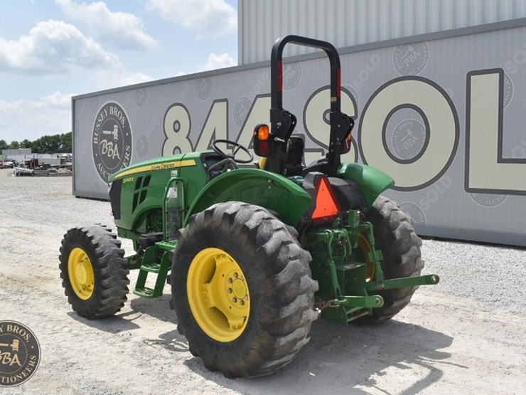 2021-john-deere-5045e-image-3