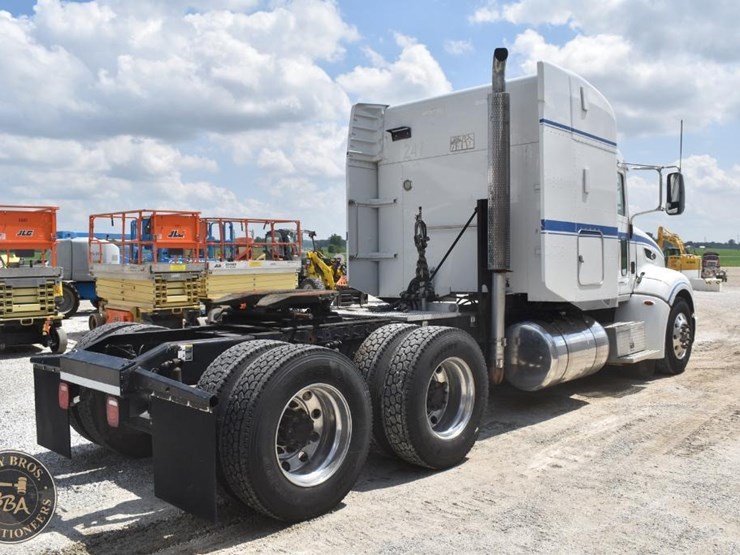 2012-peterbilt-386-image-5