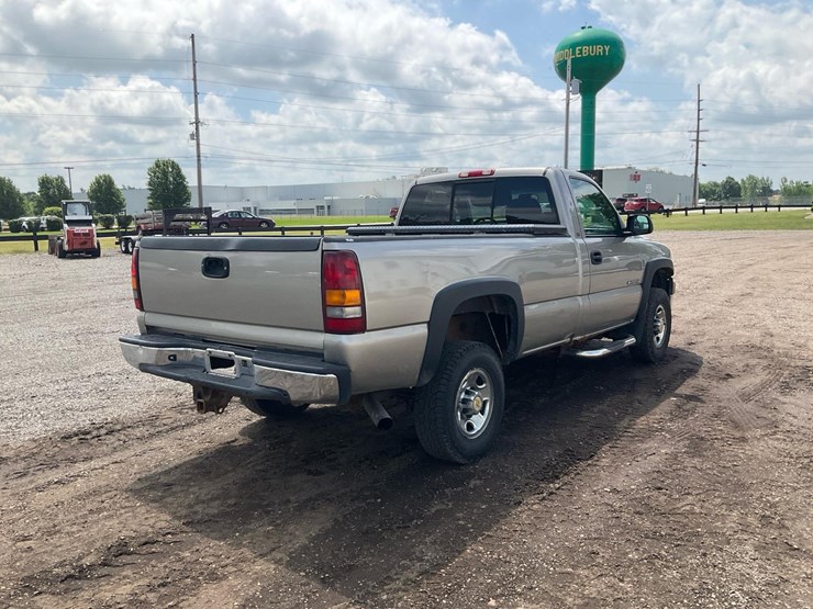 2001-chevrolet-silverado-2500-image-5
