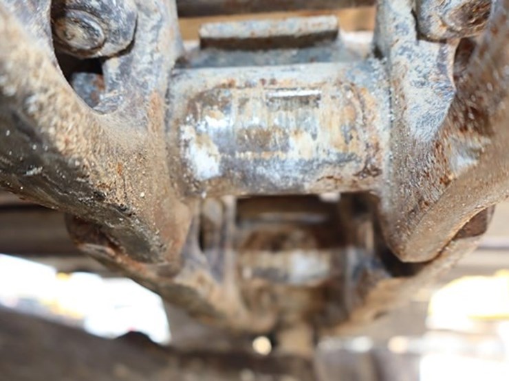 2016-deere-135g-image-17