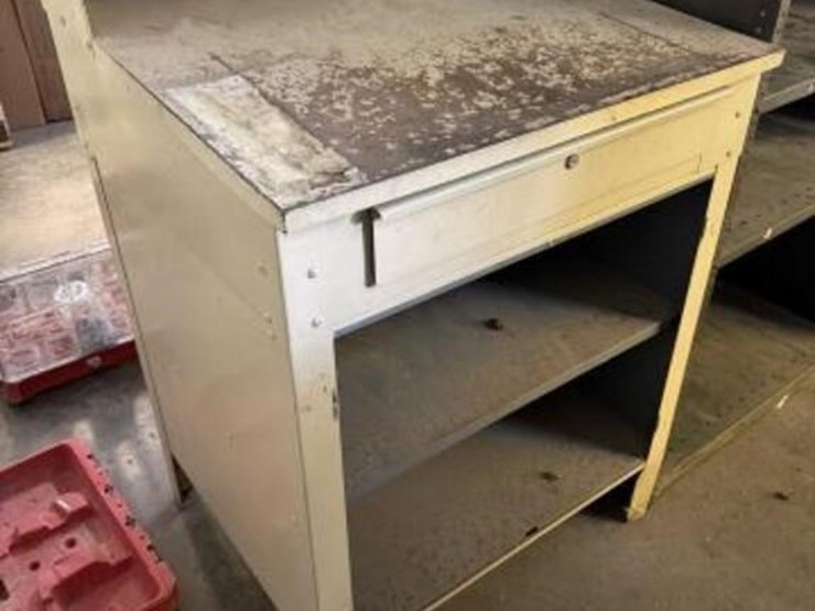 industrial-sjop-desk-with-slope-top-image-2