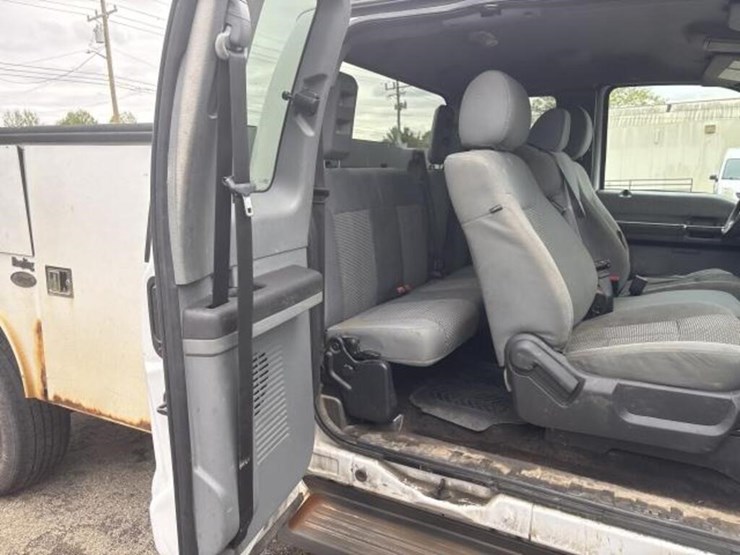2014-ford-f350-xlt-image-26