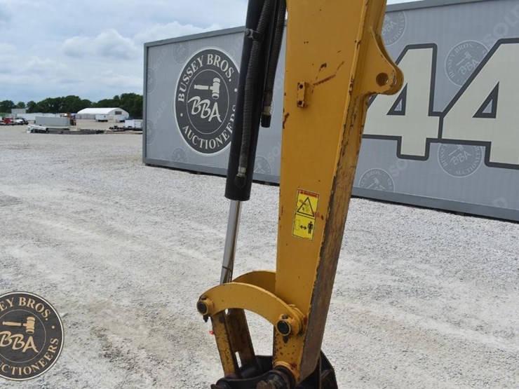 2019-caterpillar-305e2-cr-image-12