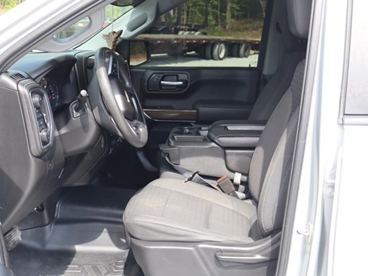2020-chevrolet-silverado-1500-lt-image-15