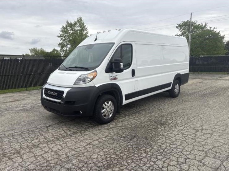 2022-dodge-3500-image-1
