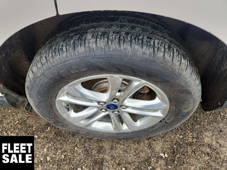 2016-ford-edge-sel-image-12