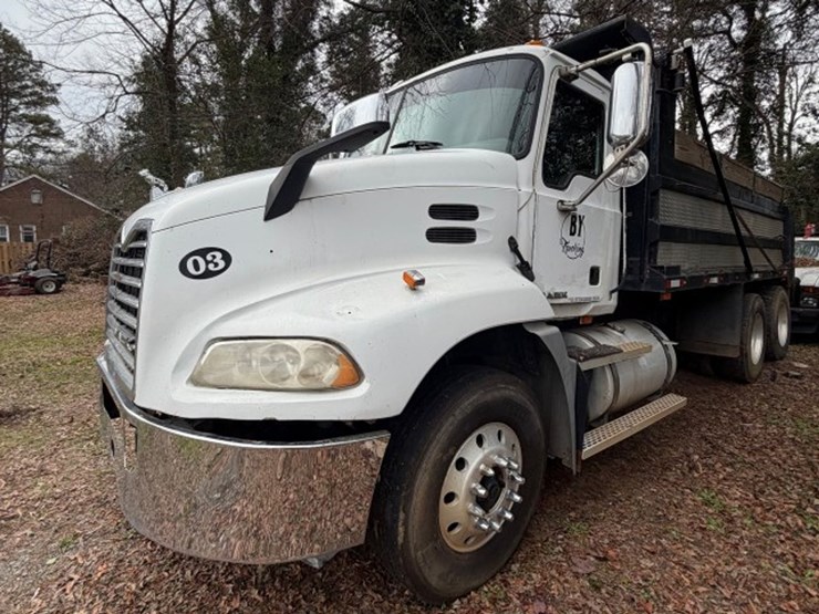 #522-•-2007-mack-cxp613-tandem-axle-dump-truck---charlotte,-nc-image-1