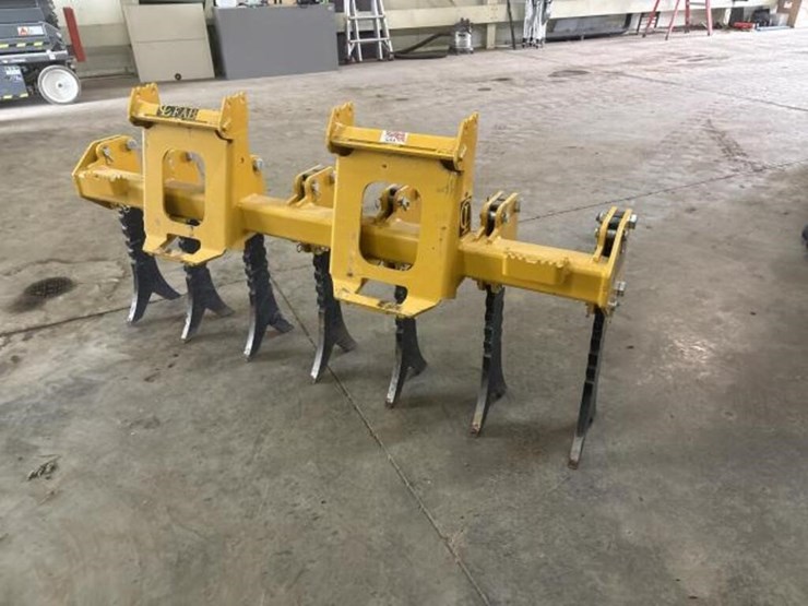 cl-fab-ripper-skid-steer-attachment-image-3