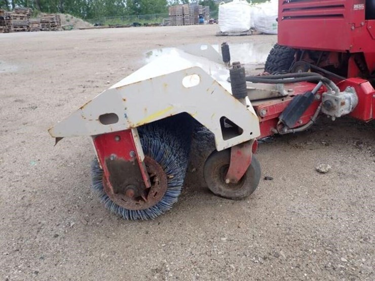 2014-ventrac-4200-image-46