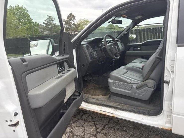 2014-ford-f150-xl-image-12