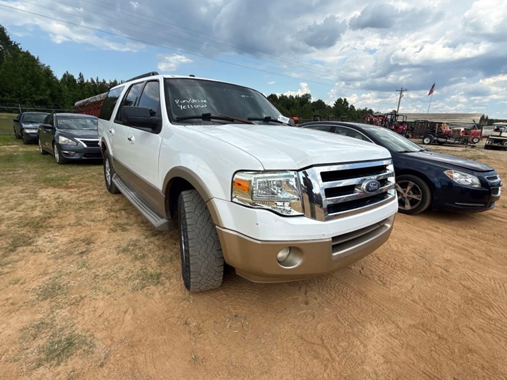 2011-ford-expedition-image-1