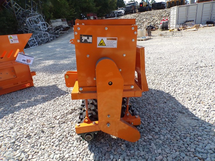 caterpillar-12-image-2