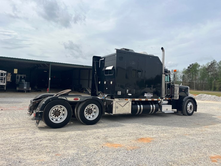 2002-peterbilt-379-image-6