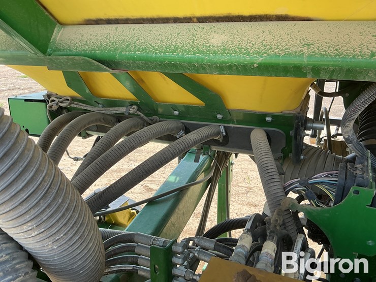 2019-john-deere-dr18-image-13