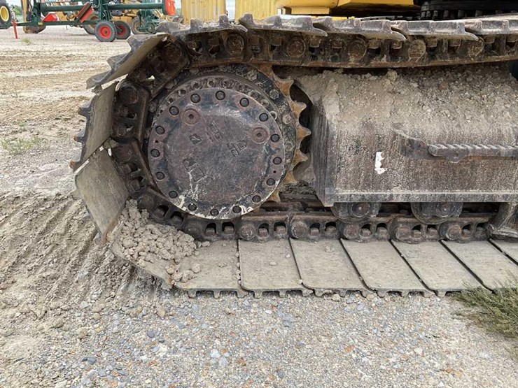 2015-caterpillar-323fl-image-12