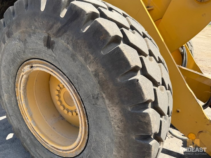 2014-caterpillar-930k-image-12