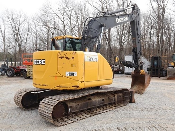 2016-deere-135g-image-5