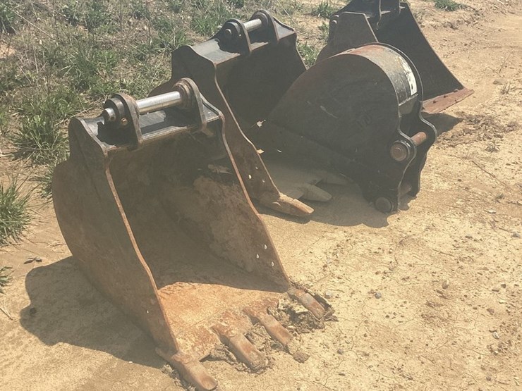 2020-caterpillar-24-image-10