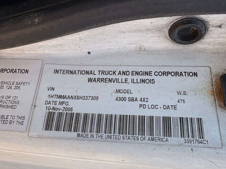 2006-international-durastar-4300-image-31