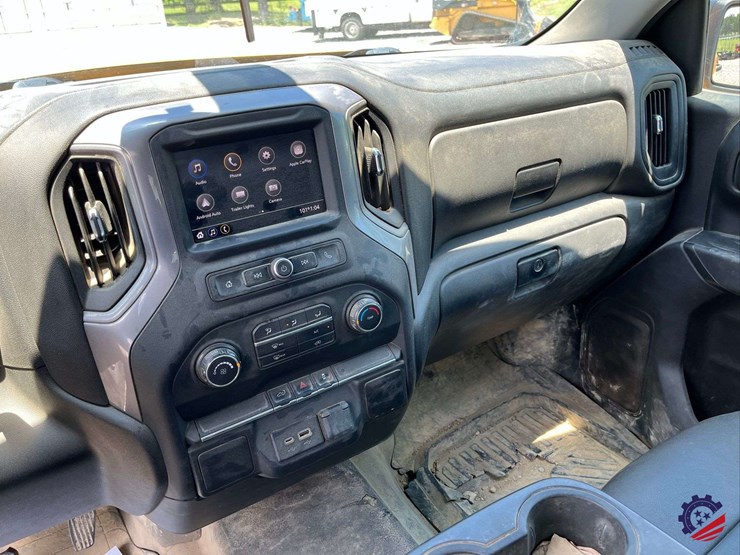 2021-chevrolet-silverado-4x4-pickup-truck-image-61