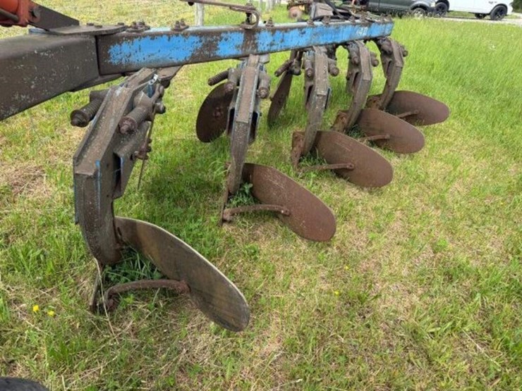 white-5-furrow-plow-image-16