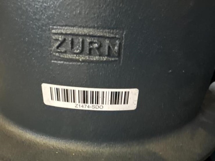 (4)-turn-adjustable-level-cast-iron-cleanout-image-3