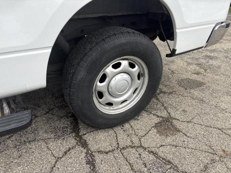 2011-ford-f150-xl-image-9