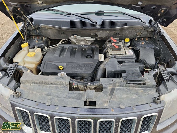 2014-jeep-compass-image-25