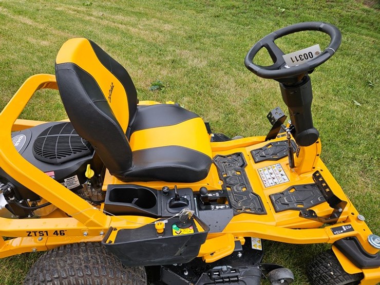 #311-•-cub-cadet-ultima-zts1-zero-turn-mower-image-23