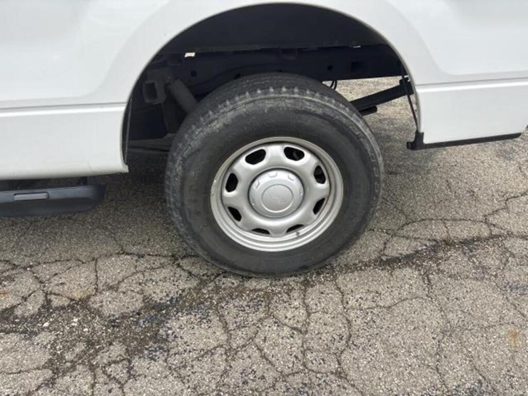 2012-ford-f150-xl-image-9