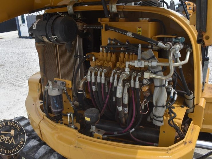 2019-caterpillar-305e2-cr-image-37