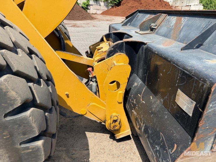 2014-caterpillar-930k-image-37