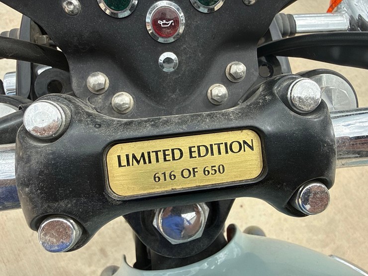 2009-triumph-bonneville-t100-motorcycle-image-10