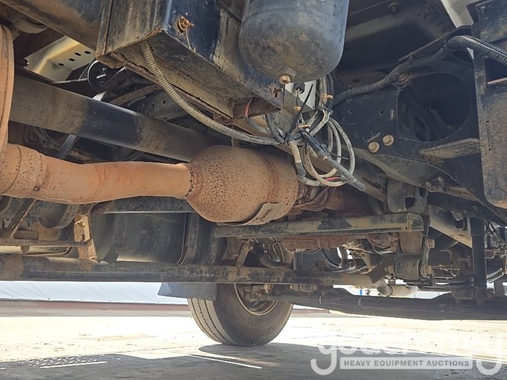 2019-ford-f750-xl-image-30