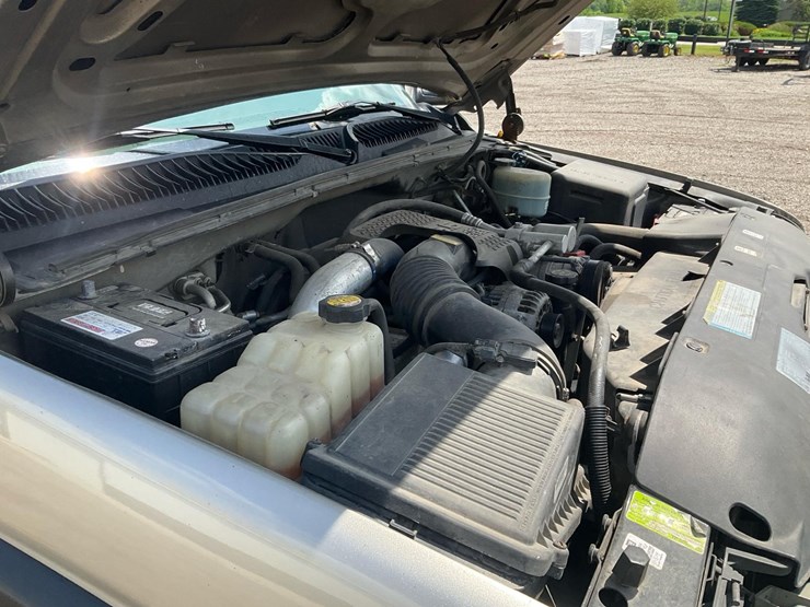2001-chevrolet-silverado-2500-image-24