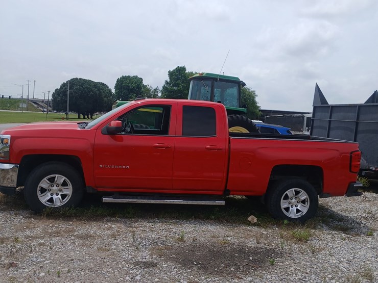 #328-•-2018-chevy-silverado-pickup-truck---sikeston,-mo-image-2