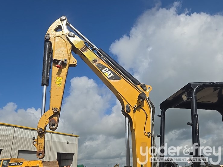 2016-cat-304e2-image-21