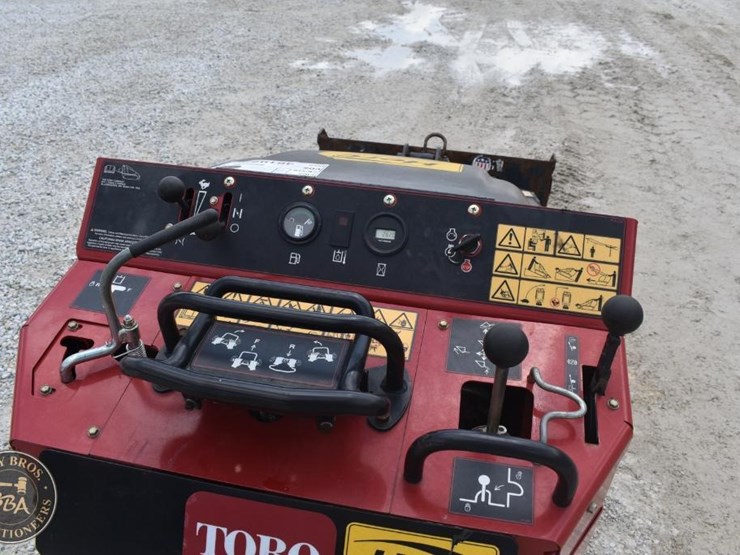 toro-dingo-tx427n-image-15