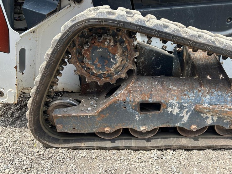2022-bobcat-t76-image-13