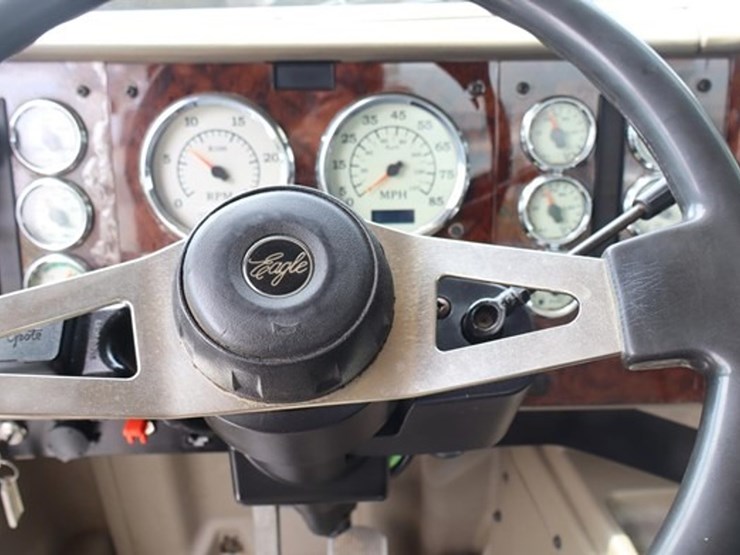 #542-•-2011-international-eagle-day-cab-truck-image-24